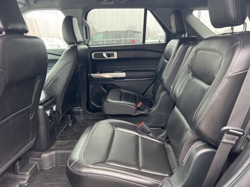 Certified 2022 Ford Explorer XLT w/ Equipment Group 202A image 18