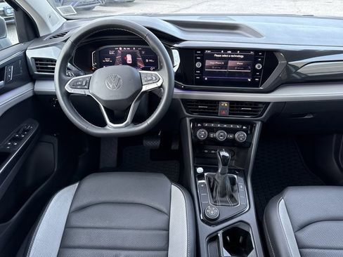 Certified 2022 Volkswagen Taos SEL image 12