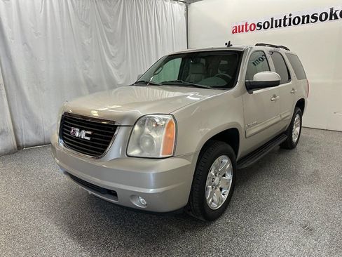 Used 2008 GMC Yukon SLT w/ SLT Preferred Equipment Group image 3