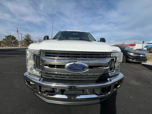 Used 2017 Ford F350 XLT image 3