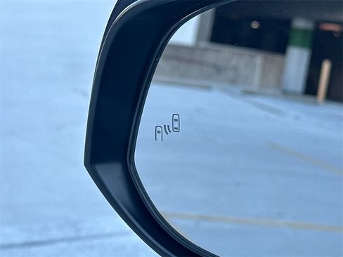 Used 2021 Toyota RAV4 SE image 17