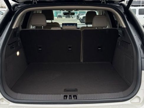 Used 2022 Lincoln Nautilus AWD image 9