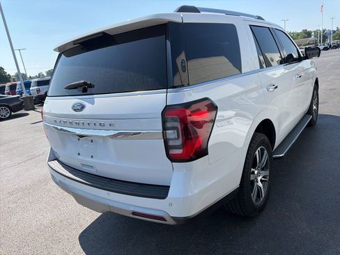 Used 2023 Ford Expedition Limited AWD/4WD image 4