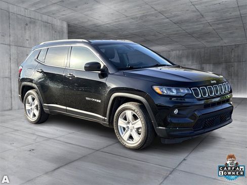 Certified 2022 Jeep Compass Latitude image 8