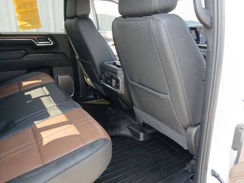 Used 2025 Chevrolet Silverado 3500 High Country w/ Technology Package AWD/4WD image 41