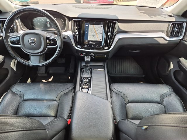 Used 2020 Volvo V60 T5 Cross Country AWD/4WD image 23