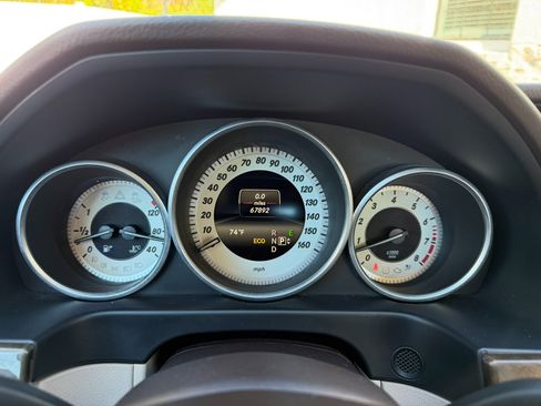 Used 2014 Mercedes-Benz E 350 4MATIC Sedan image 31