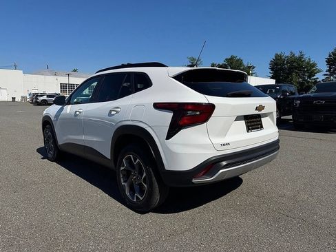 Certified 2024 Chevrolet Trax LT w/ Driver Confidence Package FWD image 5