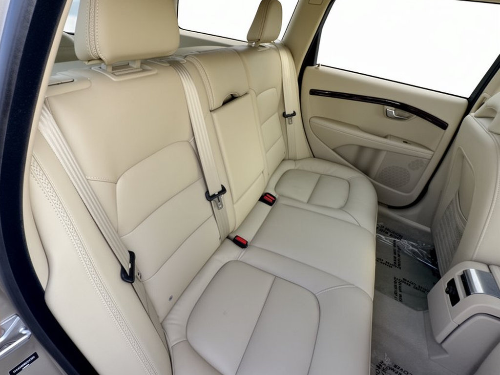Used 2016 Volvo XC70 T5 Platinum w/ Protection Package FWD image 29