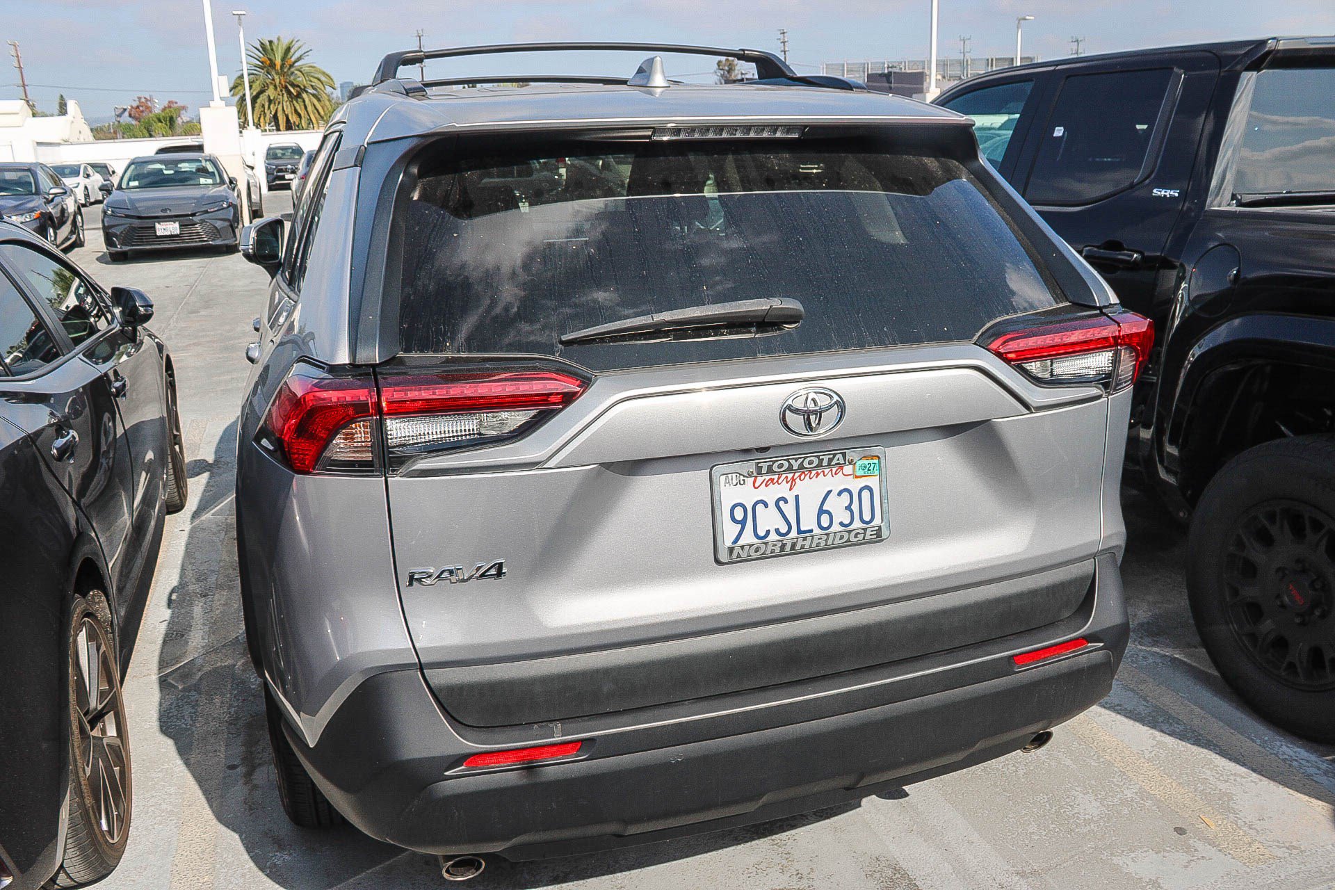Used 2019 Toyota RAV4 LE w/ Carpet Mat Package FWD image 13