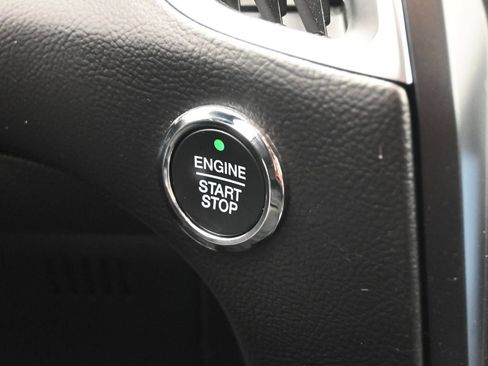 Used 2024 Ford Edge Titanium AWD/4WD image 6
