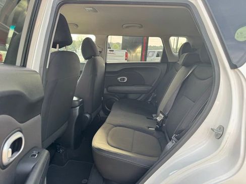 Used 2019 Kia Soul Base image 11