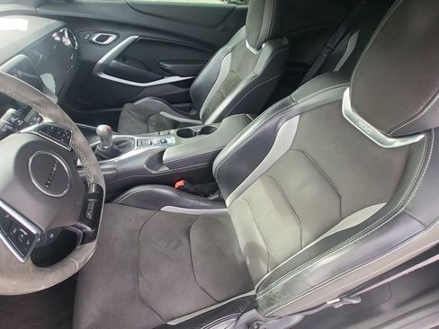 Used 2017 Chevrolet Camaro SS RWD image 25