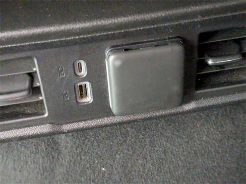 Used 2024 GMC Sierra 1500 SLT image 23