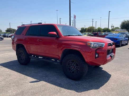 Used 2023 Toyota 4Runner SR5 AWD/4WD image 3