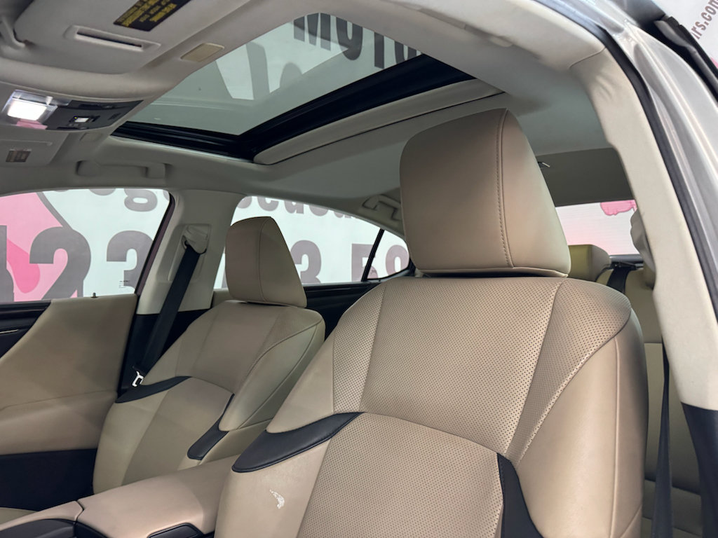 Used 2020 Lexus ES 350 w/ Premium Package FWD image 18