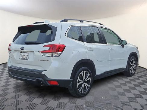 Used 2021 Subaru Forester Limited image 4