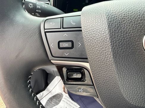 Used 2025 Toyota Camry SE AWD/4WD image 20