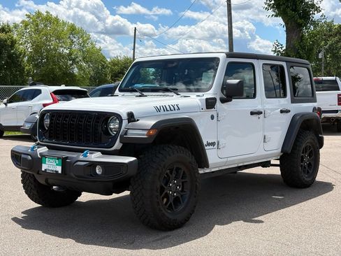 Used 2024 Jeep Wrangler Unlimited AWD/4WD image 4