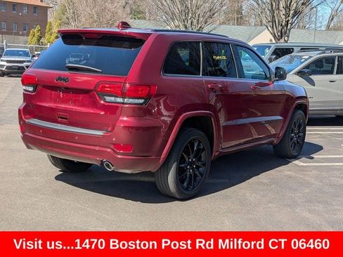 Certified 2022 Jeep Grand Cherokee Laredo X AWD/4WD image 3