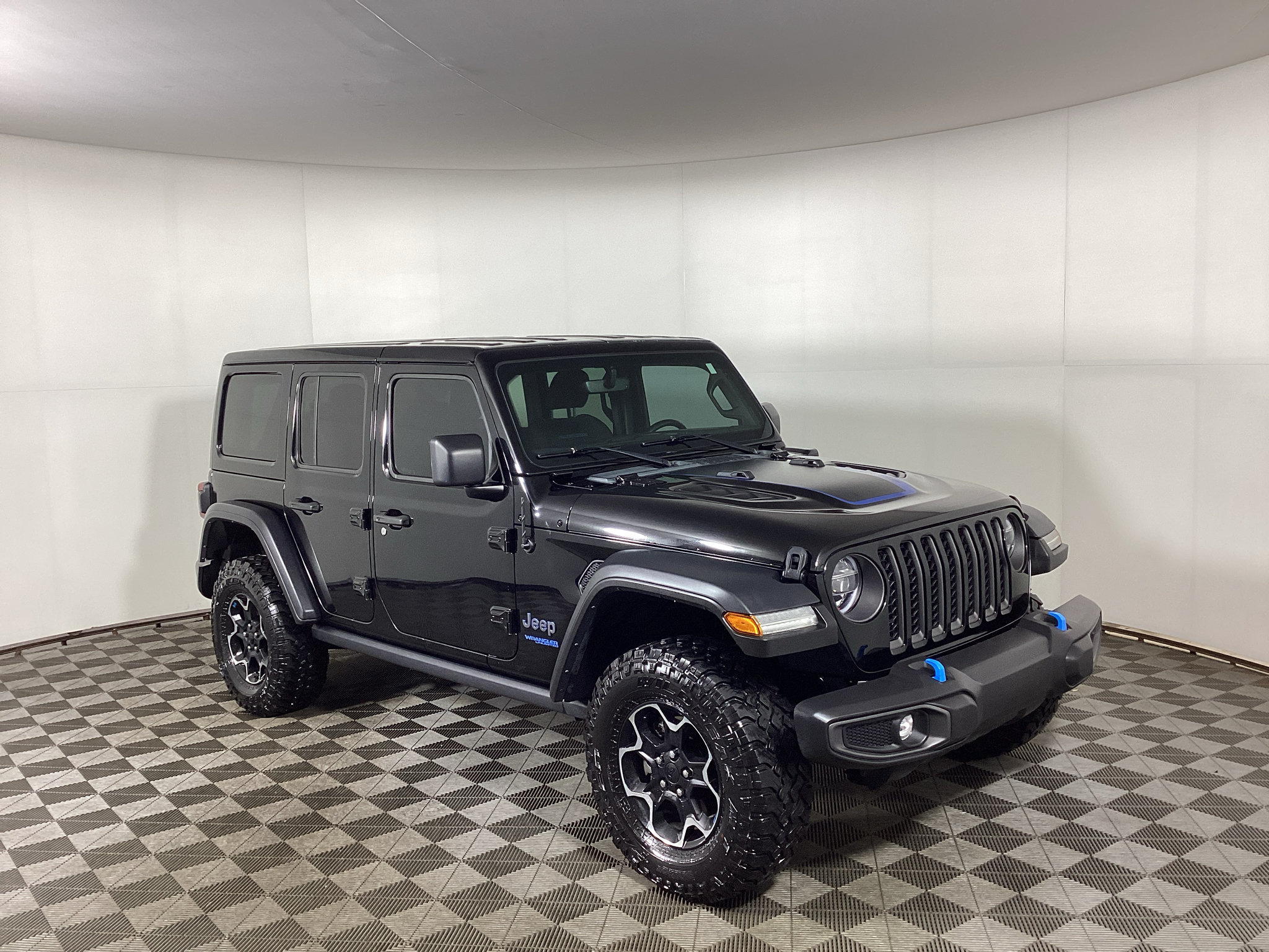 Used 2022 Jeep Wrangler Unlimited Rubicon 4xe w/ Cold Weather Group AWD/4WD image 1