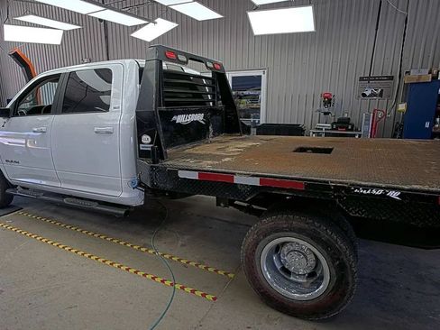 Used 2020 RAM 3500 4x4 Crew Cab SLT DRW w/ Quick Order Package 2YG SLT image 2