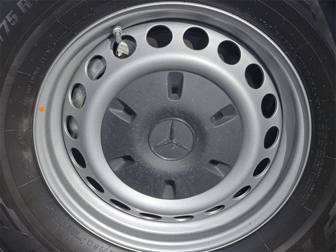 Used 2024 Mercedes-Benz Sprinter 144 Cargo image 8