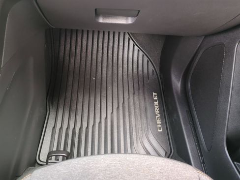 Used 2023 Chevrolet Equinox LT image 34