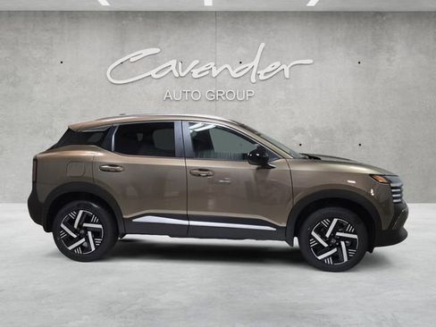 New 2026 Nissan Kicks SV FWD image 17