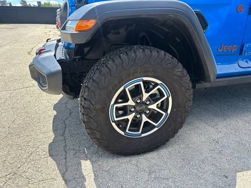 Used 2024 Jeep Wrangler Unlimited Rubicon w/ Technology Group AWD/4WD image 14