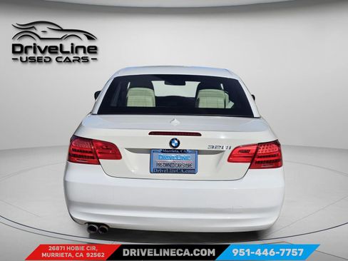 Used 2011 BMW 328i Convertible image 4