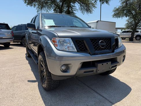 Used 2021 Nissan Frontier SV w/ Midnight Edition Floor Mats image 1