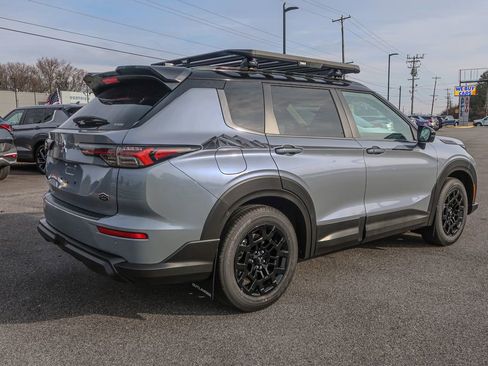 New 2026 Mitsubishi Outlander AWD image 10