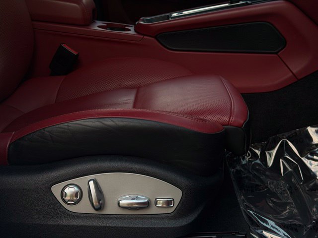 Used 2023 Porsche Macan AWD/4WD image 28