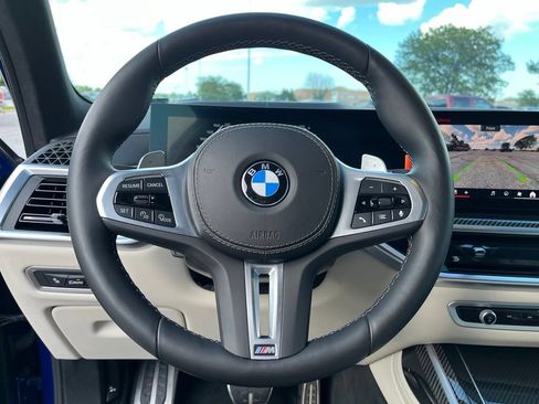 Used 2025 BMW X7 M60i AWD/4WD image 33