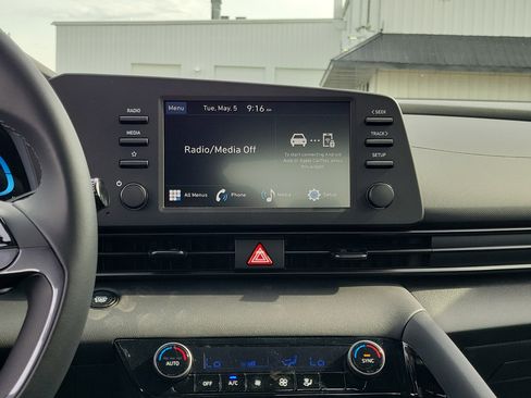 New 2026 Hyundai Elantra SEL Sport Premium FWD image 10