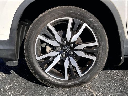 Used 2019 Honda Pilot Touring image 9