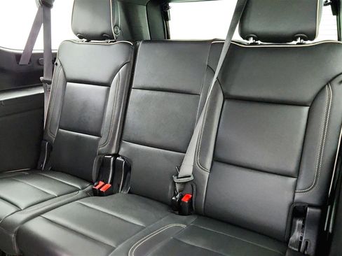 Used 2024 GMC Yukon XL SLT RWD image 33