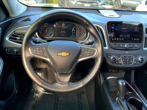 Used 2020 Chevrolet Malibu Premier FWD image 5