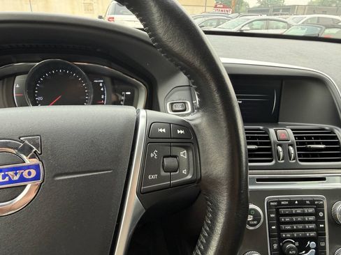 Used 2016 Volvo XC60 T6 w/ Proximity Package AWD/4WD image 19