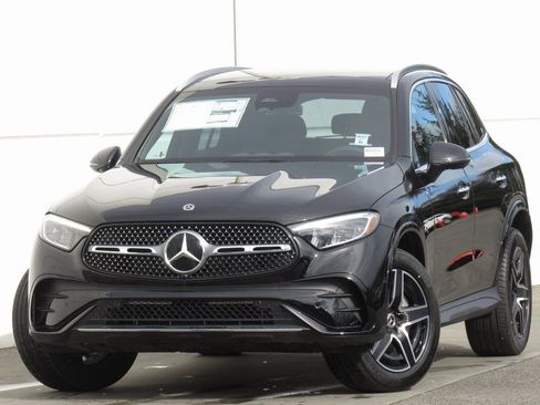 New 2025 Mercedes-Benz GLC 300 4MATIC image 1