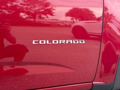 Used 2021 Chevrolet Colorado Z71 w/ Safety Package AWD/4WD image 44