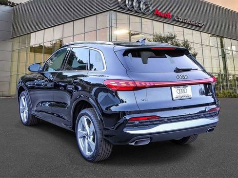 New 2025 Audi Q5 Premium Plus image 2