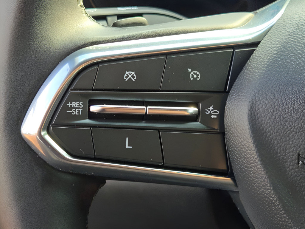 Certified 2025 Chevrolet Equinox LT FWD image 30