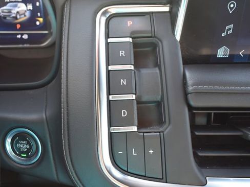 Used 2023 Chevrolet Suburban LT AWD/4WD image 25