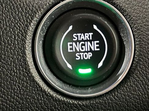 Used 2025 GMC Acadia Elevation image 32