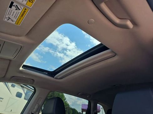 Used 2025 Honda CR-V EX-L image 15