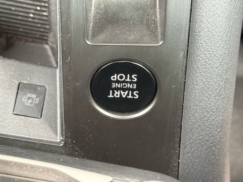 Used 2025 Nissan Kicks SV FWD image 20