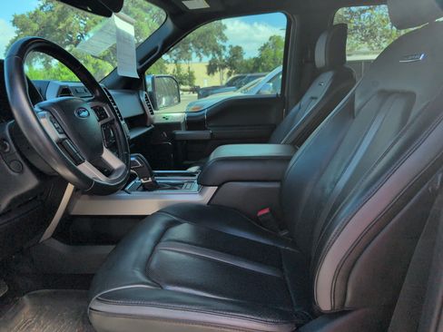 Used 2019 Ford F150 Platinum w/ Equipment Group 701A Luxury AWD/4WD image 8