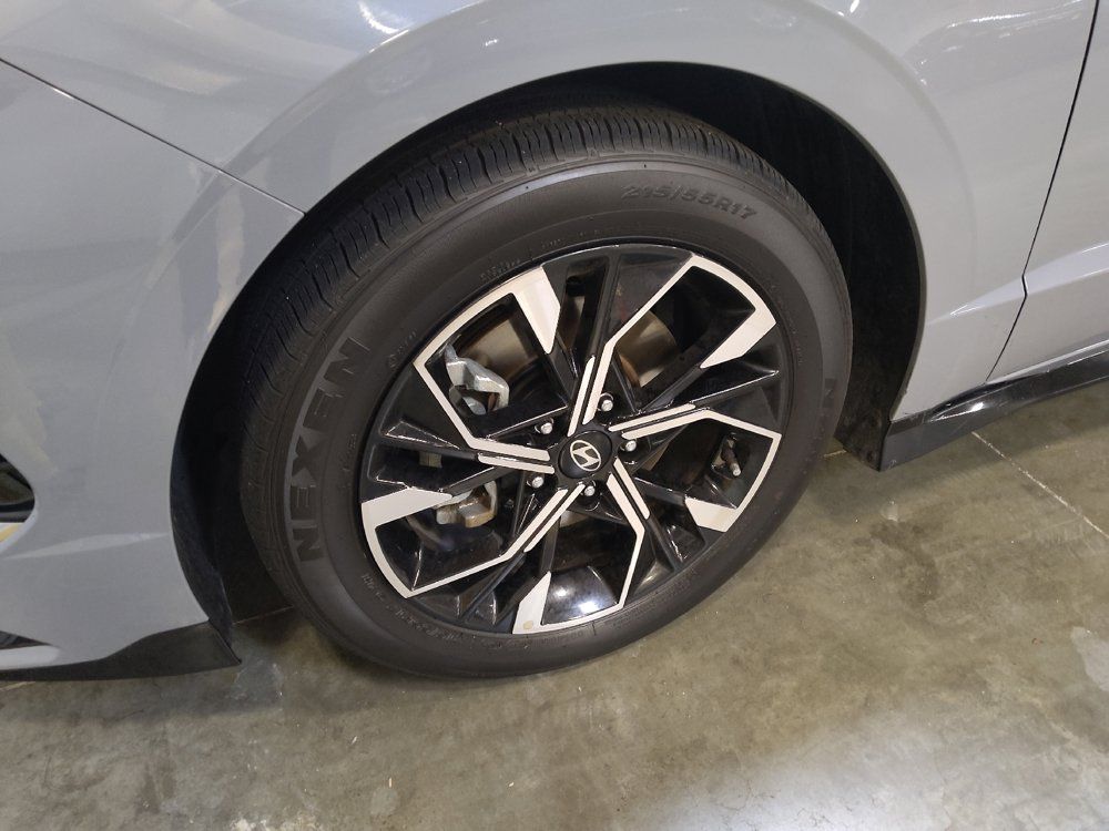 Used 2025 Hyundai Sonata SEL FWD image 31